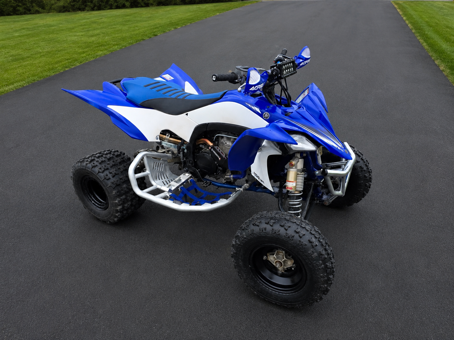 2010 Yamaha YFZ450R — front right